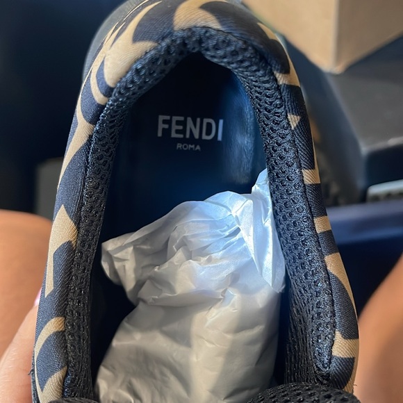 Fendi Kids Sneakers - Picture 5 of 6